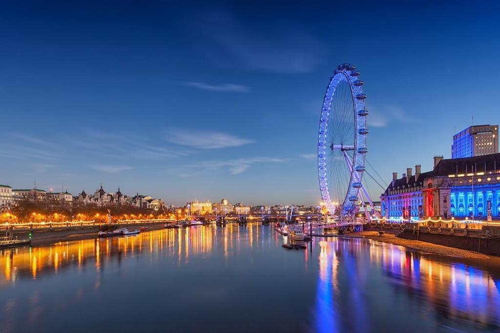 4 * London